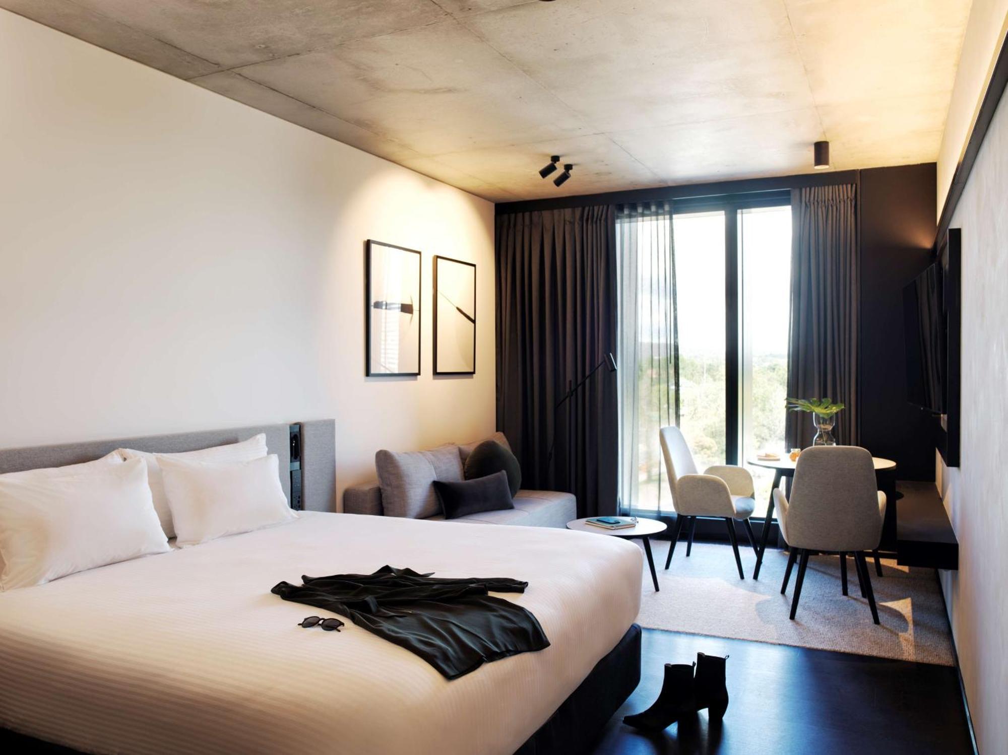 Deluxe Studio with Destination A Package - incl. A la carte breakfast credit, grazing box, $25 mini bar credit,1473055024:JPEG